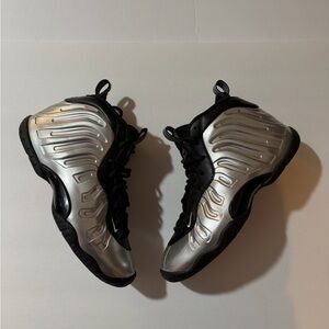 Nike Air Foamposite One Chrome Black (GS) Size 5.5Y